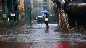 Hasta 55 mm: Alertan por lluvia fuerte en estos sectores de Coquimbo, Valparaíso, la Región Metropolitana y O'Higgins