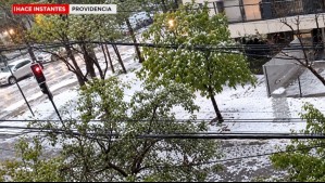 Intensas lluvias y granizos provocan inundaciones en Santiago: Meteoróloga advierte hasta cuándo seguirán las tormentas