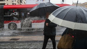 Confirman que un sistema frontal afectará a la Región Metropolitana: Aquí volverán a recibir lluvias desde este domingo