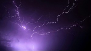 Tormentas eléctricas abarcarían sectores de nueve regiones durante este lunes: Meteorología emite un nuevo aviso