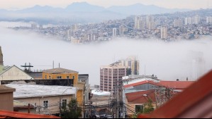'Abundante nubosidad baja' volverá a la zona central: Este fenómeno dejará cielos cubiertos en la Valparaíso y la RM