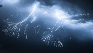 Tormentas eléctricas afectarían los valles de la RM: Advierten que persistirán en siete regiones hasta este sábado
